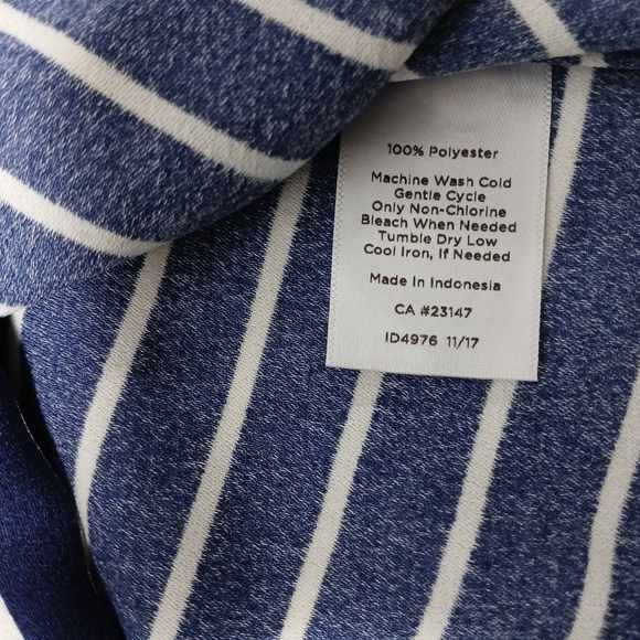 Talbots Ladies V Neck 3/4 Sleeve Blouse. Size XL NWT - Picture 4 of 7